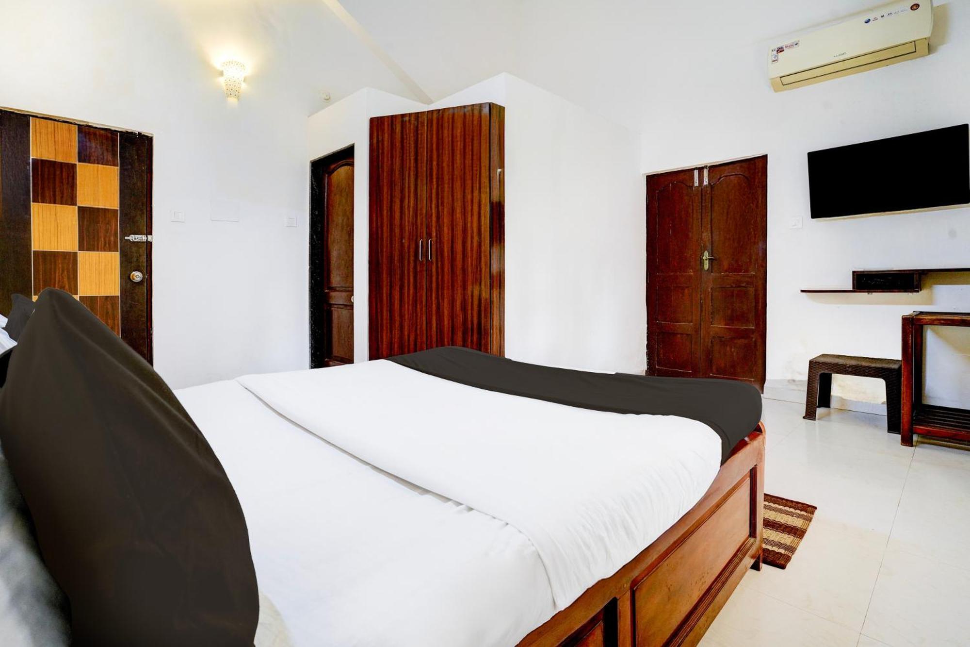 Oyo Flagship Triple Beach Guest House Benaulim Exteriör bild