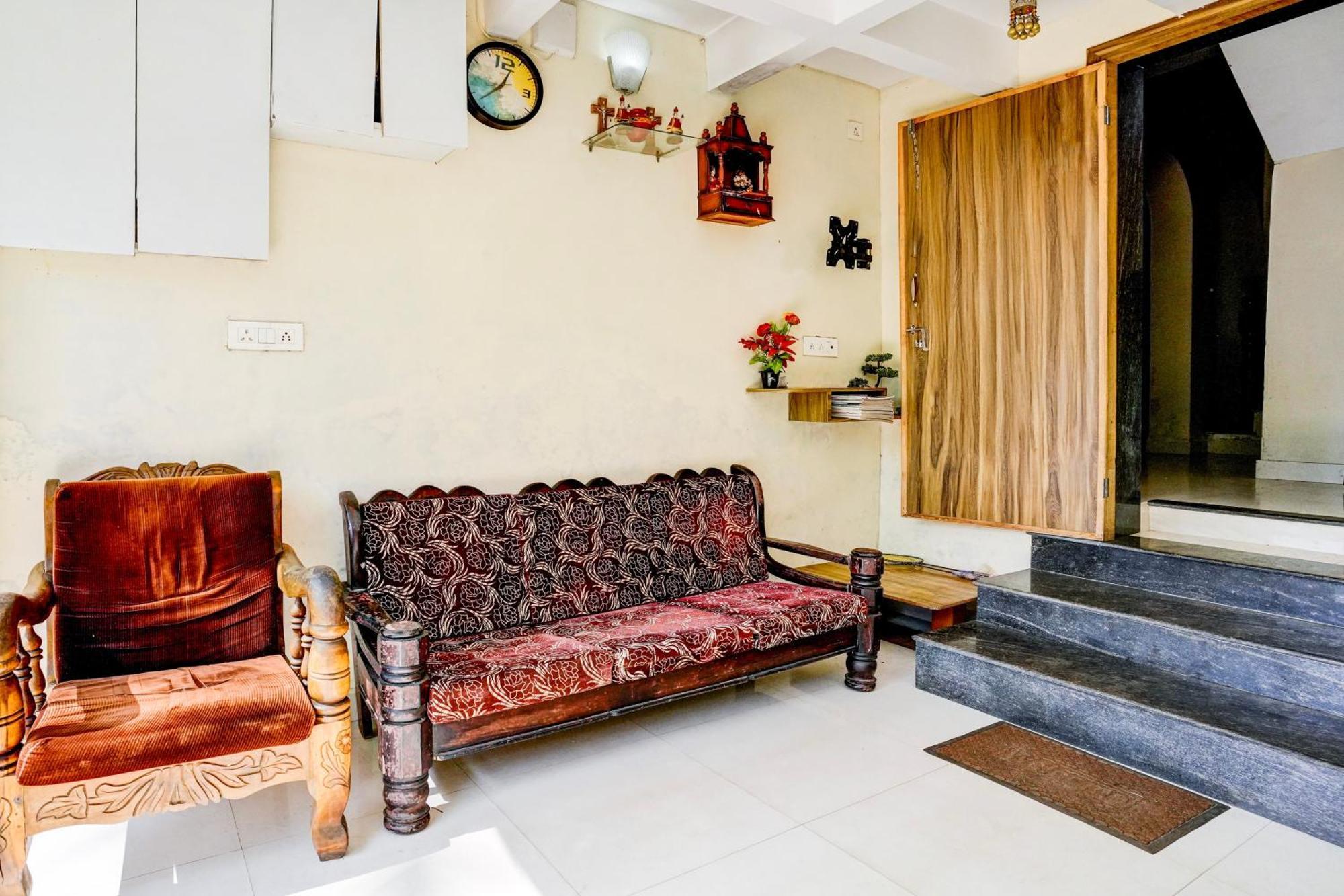 Oyo Flagship Triple Beach Guest House Benaulim Exteriör bild
