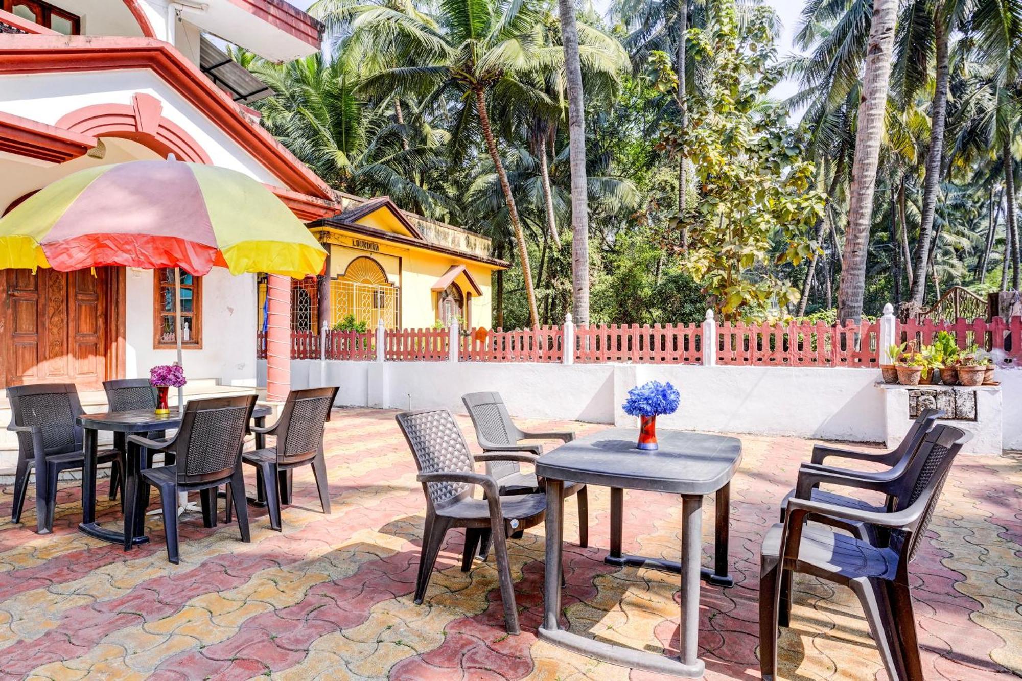 Oyo Flagship Triple Beach Guest House Benaulim Exteriör bild