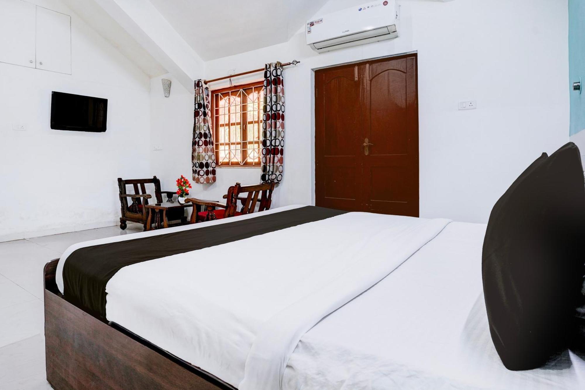 Oyo Flagship Triple Beach Guest House Benaulim Exteriör bild