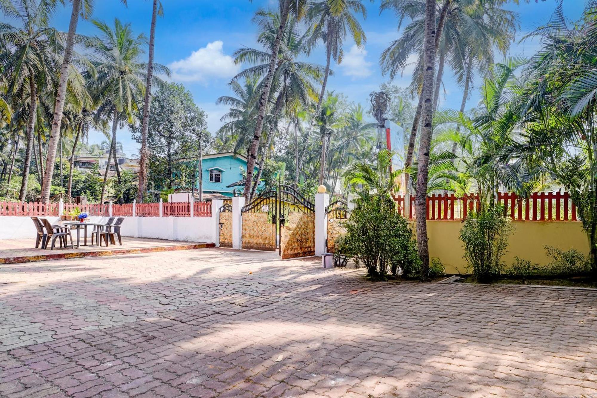 Oyo Flagship Triple Beach Guest House Benaulim Exteriör bild